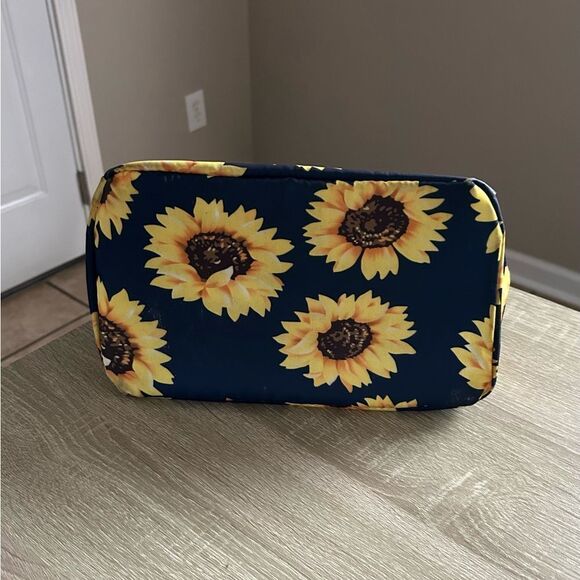 NWOT … DIIG Sunflower Lunch Tote - Picture 8 of 9